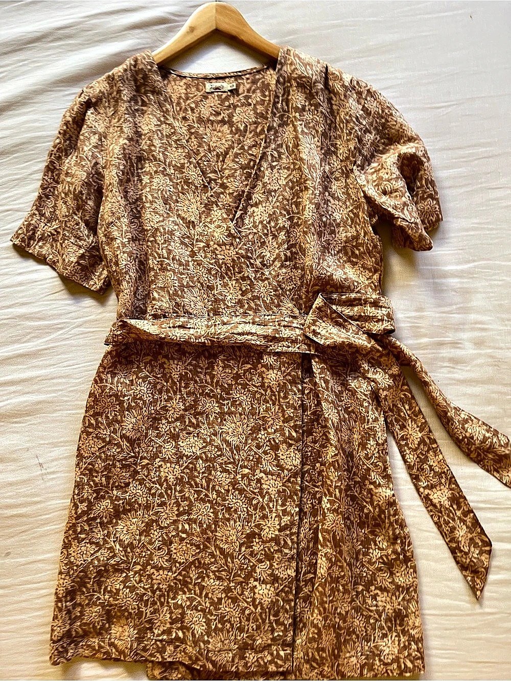 Linen Dress Brown & White Size Medium Like New